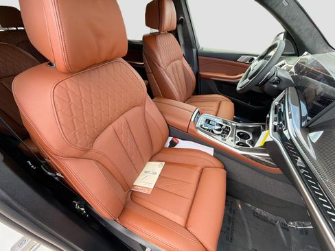 New 2026 BMW X7 M60i image 15