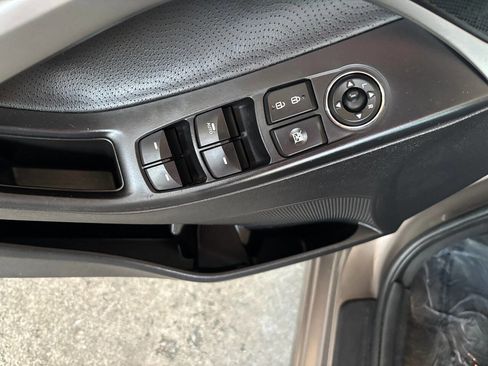 Used 2012 Hyundai Elantra Limited FWD image 13