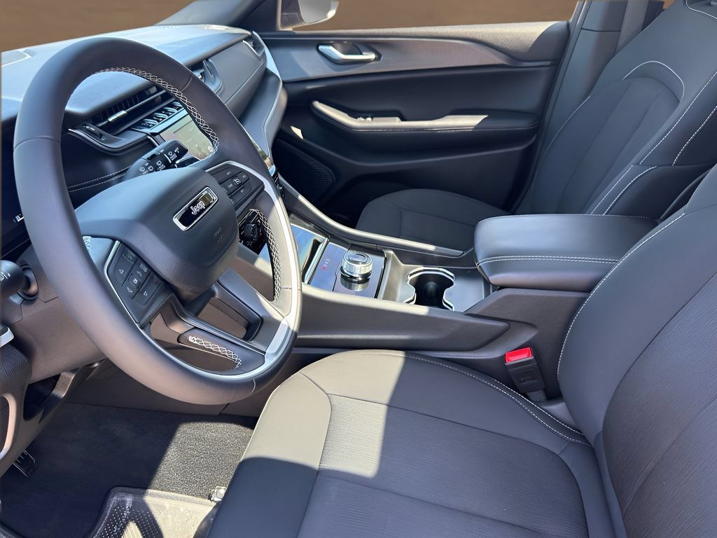 Used 2024 Jeep Grand Cherokee L Laredo AWD/4WD image 12