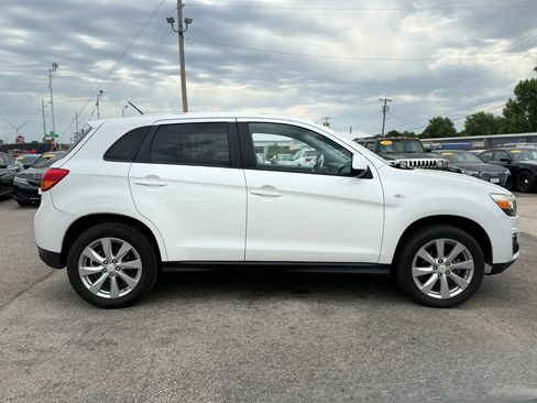 Used 2015 Mitsubishi Outlander Sport ES FWD image 2