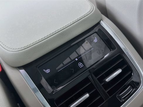 Certified 2023 Volvo XC90 B5 Core w/ Protection Package Premier AWD/4WD image 26