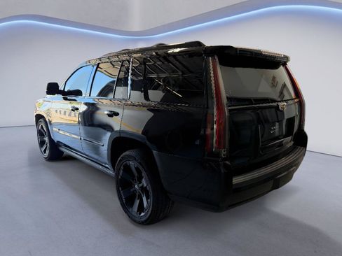Used 2020 Cadillac Escalade Premium Luxury AWD/4WD image 4