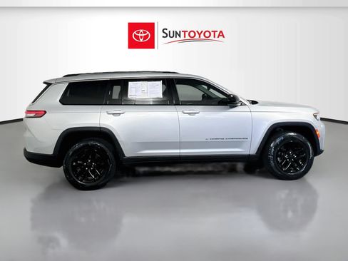 Used 2022 Jeep Grand Cherokee L Laredo w/ Luxury Tech Group I RWD image 2