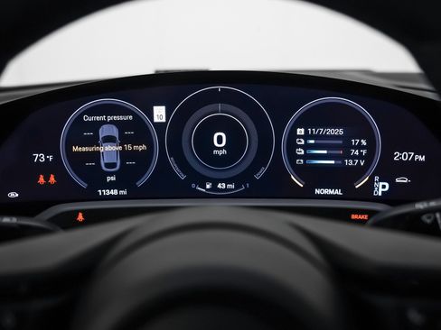 Used 2024 Porsche Taycan 4S image 17