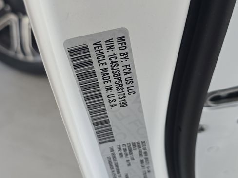 Used 2024 Jeep Wagoneer L Series II w/ Flexible Seating Group image 29