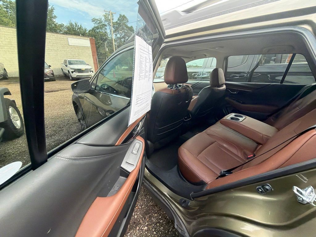 Used 2025 Subaru Outback Touring XT AWD/4WD image 11