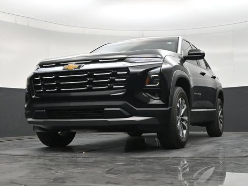 Used 2025 Chevrolet Equinox LT w/ Safety and Technology Package FWD image 27