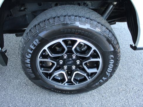 Used 2022 Ford F150 XLT w/ Equipment Group 302A High image 12