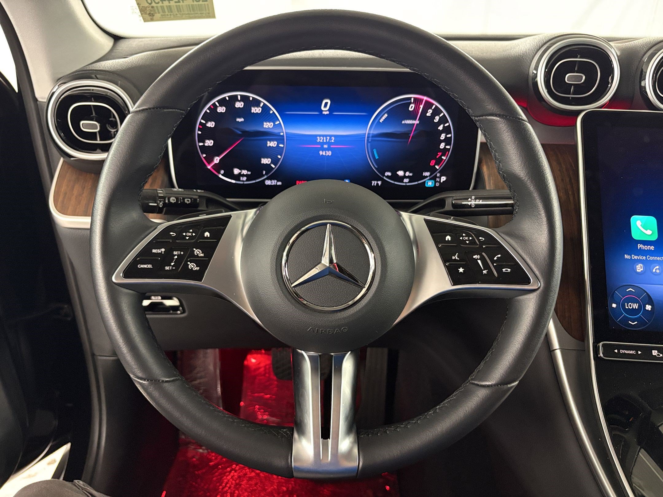 Used 2025 Mercedes-Benz GLC 350e 4MATIC image 11