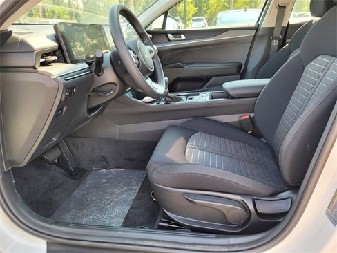 New 2025 Kia K5 LXS image 6