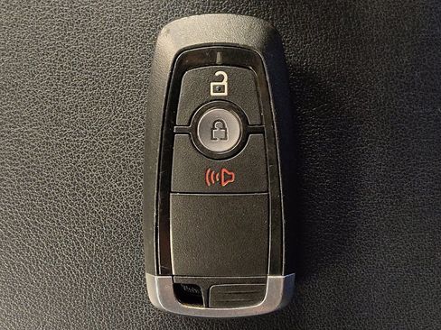 Used 2020 Ford Edge SE FWD image 32