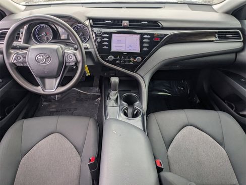 Used 2020 Toyota Camry LE image 19