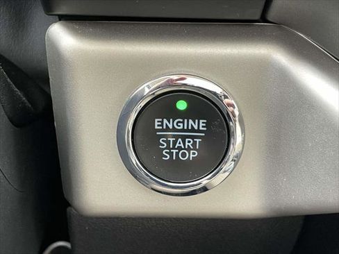 Used 2022 Ford Expedition Max XLT image 24