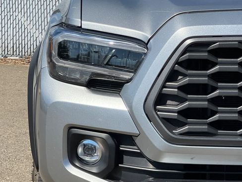 Used 2023 Toyota Tacoma TRD Off-Road w/ TRD Premium Off Road Package AWD/4WD image 17