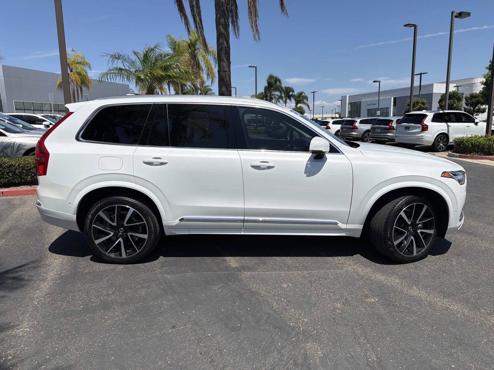 Certified 2024 Volvo XC90 B6 Ultimate AWD/4WD image 4