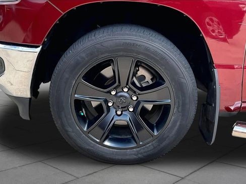 Used 2019 RAM 1500 Big Horn RWD image 10