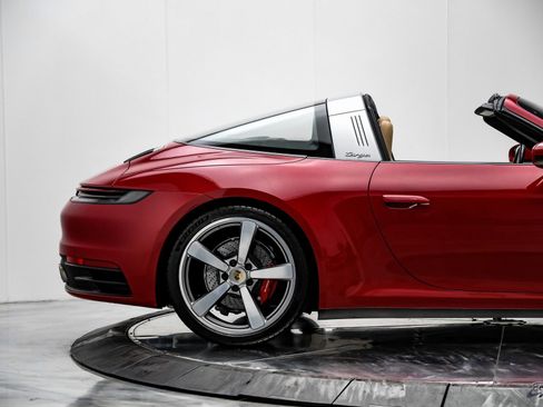 Used 2021 Porsche 911 Targa 4S Heritage Design image 24