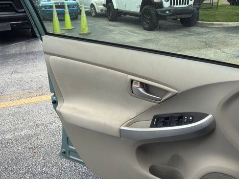 Used 2014 Toyota Prius Two FWD image 6