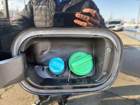 Used 2025 Chevrolet Silverado 2500 ZR2 image 14