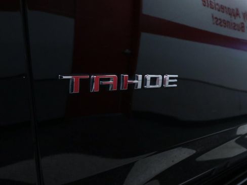 Used 2022 Chevrolet Tahoe LT w/ Luxury Package RWD image 37