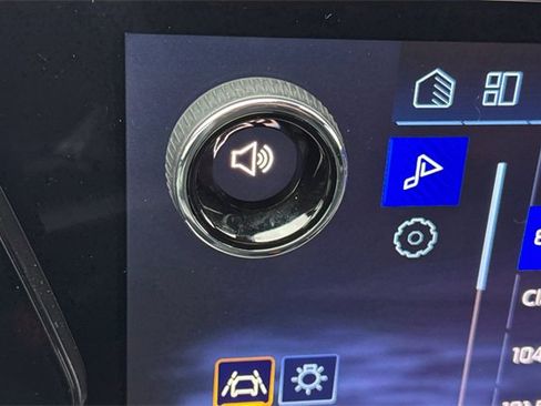 Used 2024 Chevrolet Traverse LT w/ LPO, Floor Liner Package image 33