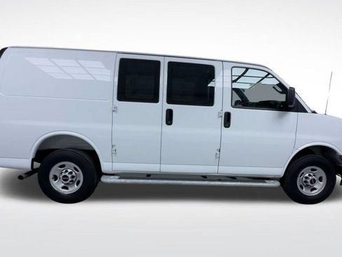 Used 2025 GMC Savana 2500 w/ Driver Convenience Package RWD image 9
