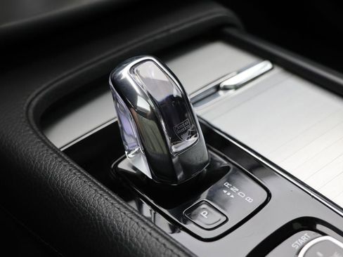 Used 2016 Volvo XC90 T8 Momentum w/ Vision Package AWD/4WD image 26