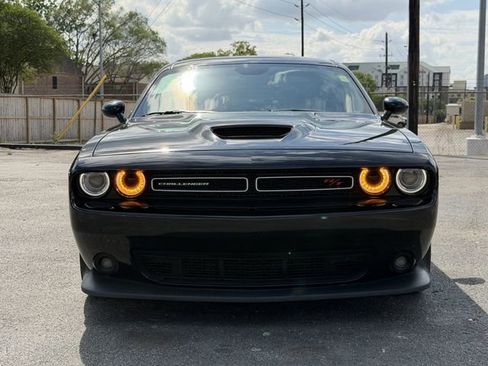 Used 2022 Dodge Challenger R/T image 3