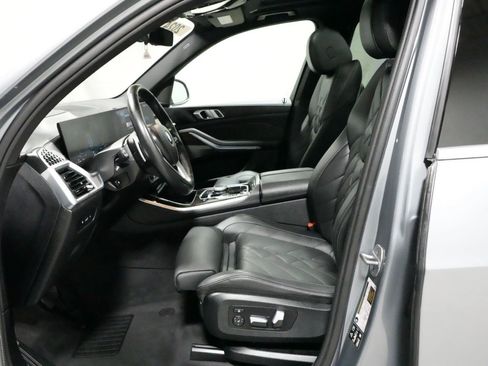 Used 2025 BMW X5 xDrive40i w/ Premium Package AWD/4WD image 2