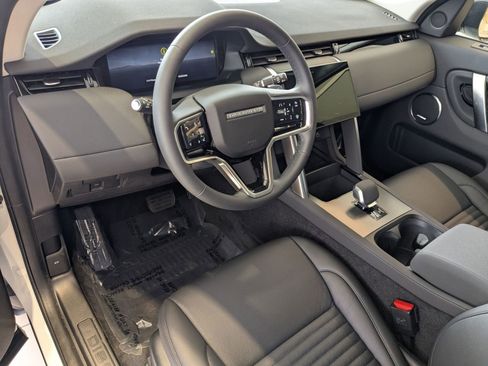 New 2025 Land Rover Discovery Sport S image 3