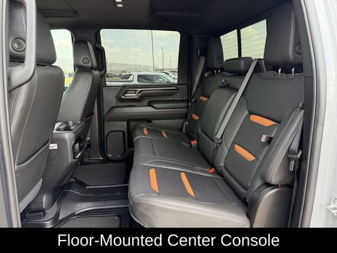 Used 2025 GMC Sierra 2500 AT4 w/ AT4 Premium Plus Package AWD/4WD image 37