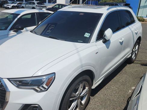 Used 2021 Audi Q3 2.0T Premium Plus w/ Premium Plus Package AWD/4WD image 1