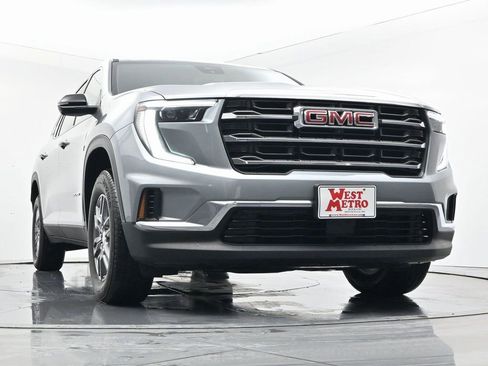 Used 2025 GMC Acadia Elevation image 30