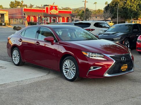 Used 2016 Lexus ES 350 w/ Luxury Package w/Wood Trim image 2