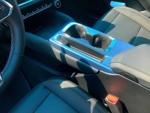 New 2026 Chevrolet Equinox EV LT AWD/4WD image 7