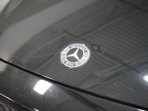 Used 2022 Mercedes-Benz GLB 250 4MATIC image 11