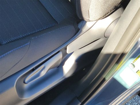 Used 2026 Toyota Corolla Cross SE image 18