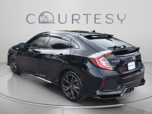 Used 2018 Honda Civic Sport image 5