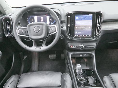 Used 2023 Volvo XC40 B5 Ultimate w/ Protection Package Premier image 26