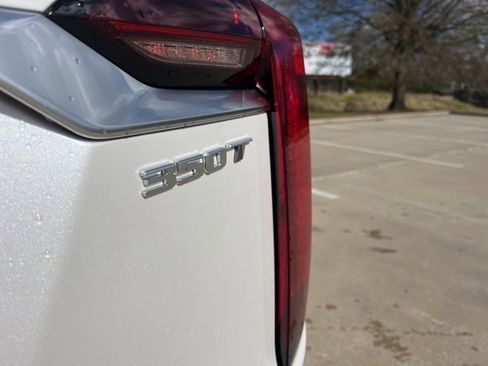 New 2025 Cadillac XT6 Luxury image 8