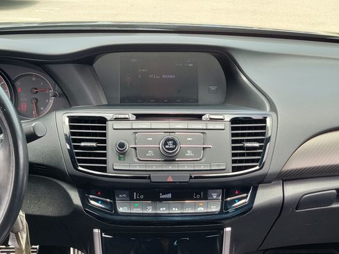 Used 2017 Honda Accord Sport image 18