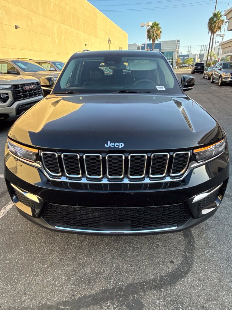 Used 2023 Jeep Grand Cherokee 4WD 4xe image 11