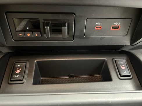Used 2024 Nissan Titan SV w/ SV Convenience Package AWD/4WD image 50