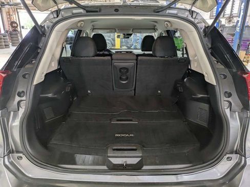 Used 2020 Nissan Rogue S w/ Special Edition Package FWD image 12