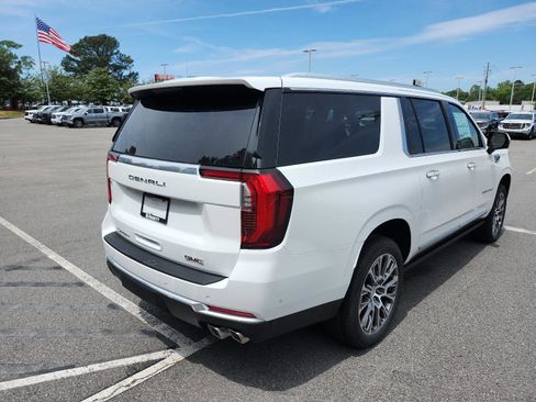 New 2026 GMC Yukon XL Denali AWD/4WD image 3