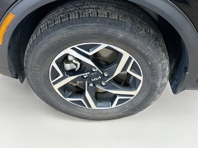 Certified 2023 Kia Sportage LX AWD/4WD image 30