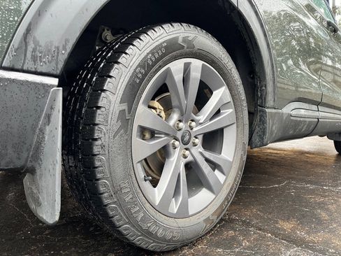 Used 2024 Ford Explorer XLT w/ Equipment Group 202A image 7