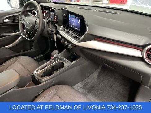 Used 2024 Chevrolet Trax RS w/ Driver Confidence Package image 25