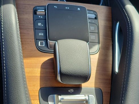 Certified 2025 Mercedes-Benz GLS 450 4MATIC image 18