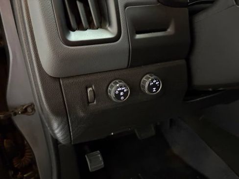 Used 2015 Chevrolet Colorado Z71 AWD/4WD image 26